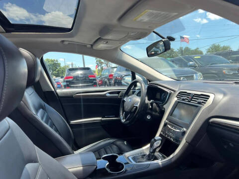 2014 Ford Fusion SE