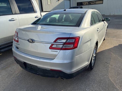 2013 Ford Taurus SE