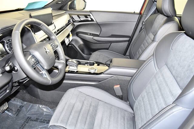 2026 Mitsubishi Outlander LE