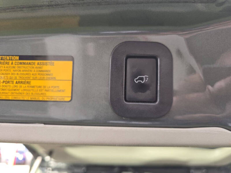 2013 Toyota Sienna XLE 8-Passenger