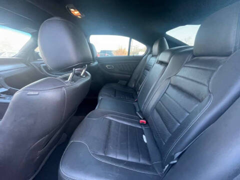 2016 Ford Taurus SHO