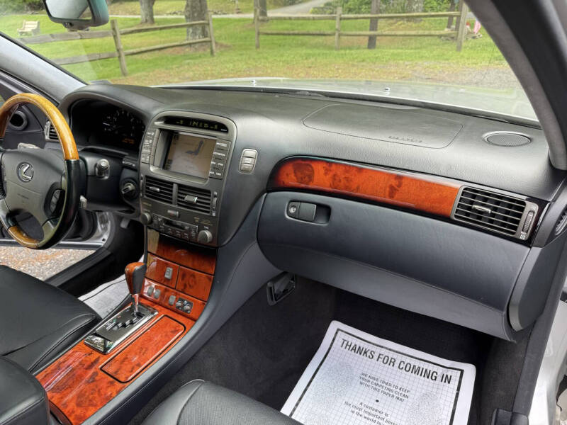 2005 Lexus LS 430