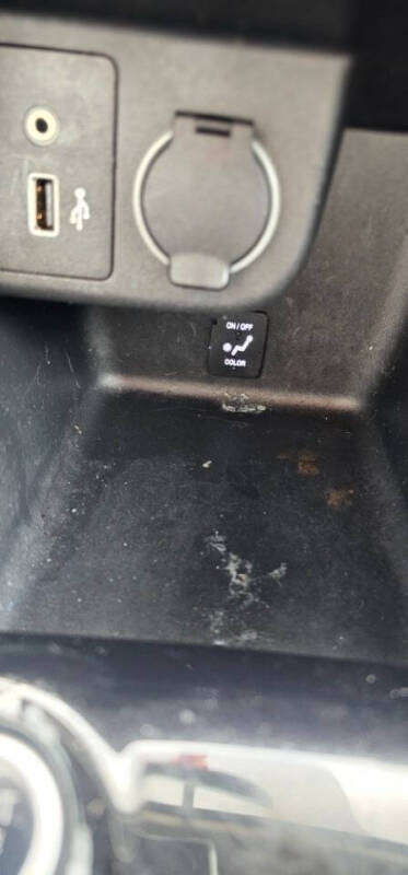 2019 Nissan Kicks SR