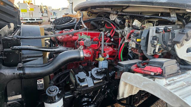 2011 Freightliner M2 106