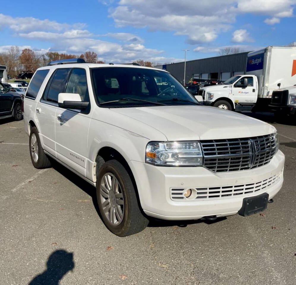 2013 Lincoln Navigator for sale at H&M Used Cars in Passaic, NJ