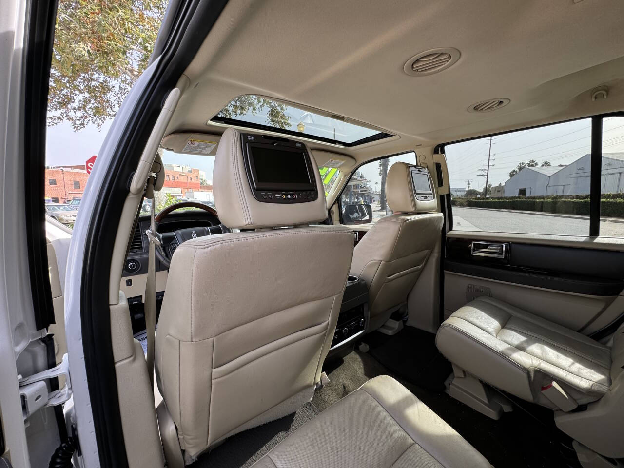 2015 Lincoln Navigator for sale at Got Cars in Downey, CA