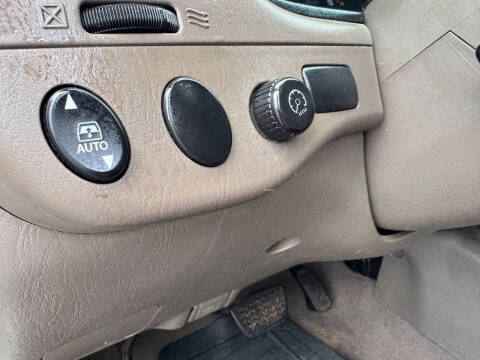 2005 Toyota Sequoia SR5