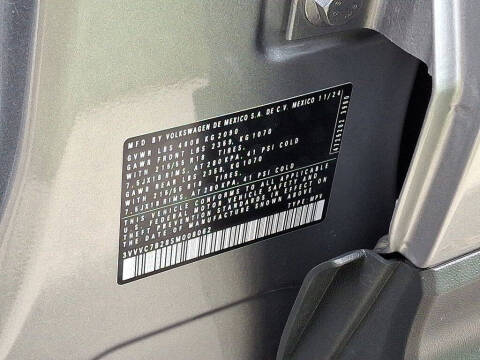 2025 Volkswagen Taos SE 4Motion