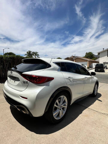 2017 Infiniti QX30