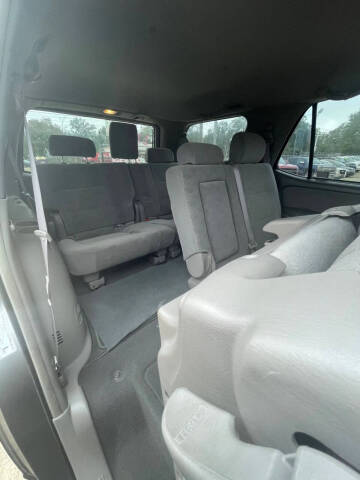 2005 Toyota Sequoia SR5