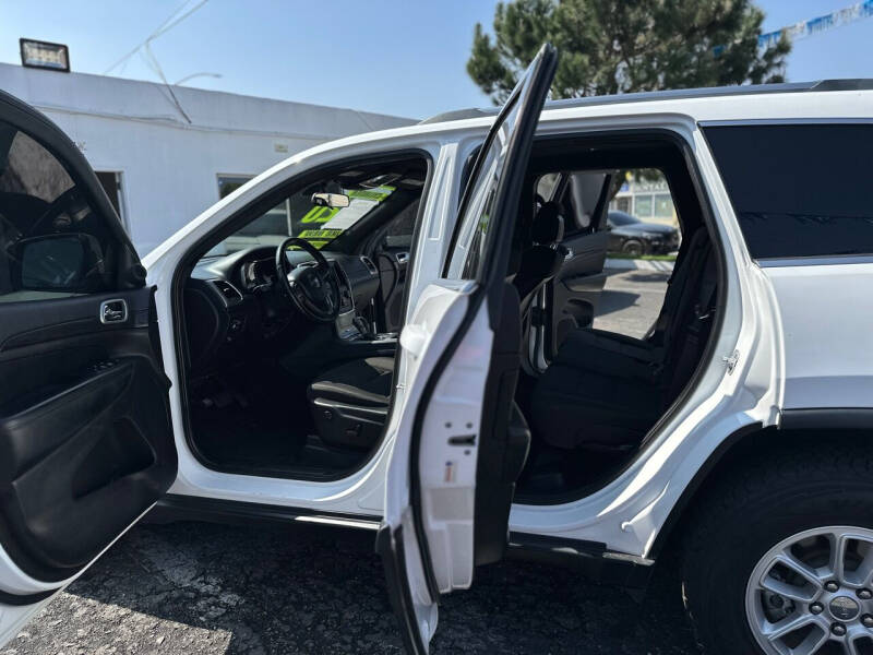 2020 Jeep Grand Cherokee Laredo