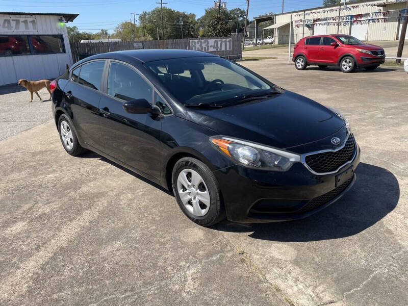 2016 Kia Forte LX photo 2