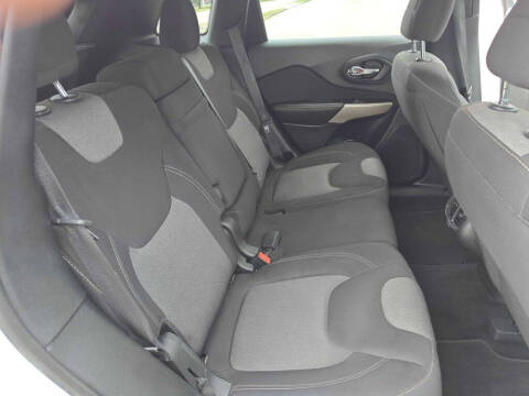 2017 Jeep Cherokee Sport