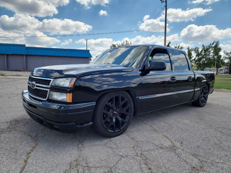 2002 Chevrolet Suburban for sale at EGM Auto in Midwest City OK