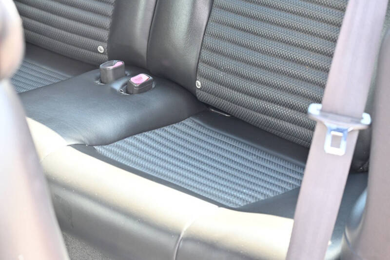 2004 Ford Mustang Mach 1 Premium