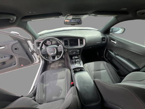 2017 Dodge Charger SXT