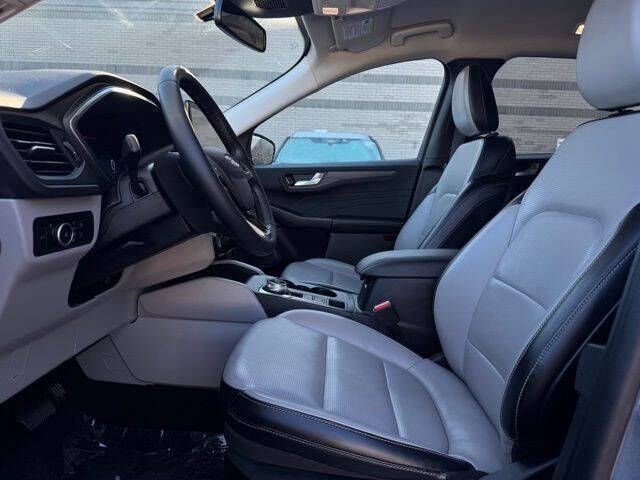 2022 Ford Escape Titanium