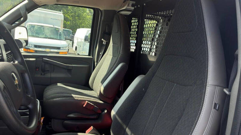 2025 Chevrolet Express 2500