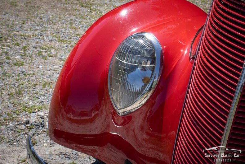 1937 Ford Tudor