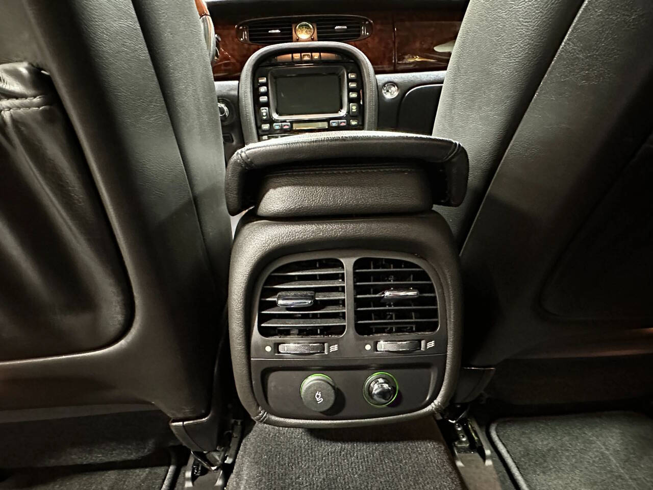 2005 Jaguar XJ-Series 54