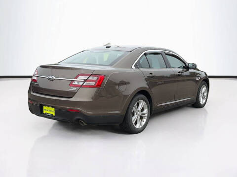 2016 Ford Taurus SEL