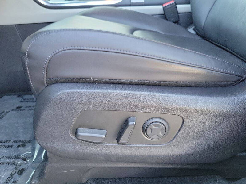 2024 Kia Carnival SX