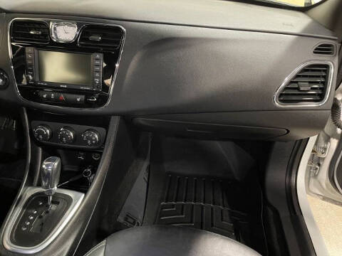 2011 Chrysler 200 Limited