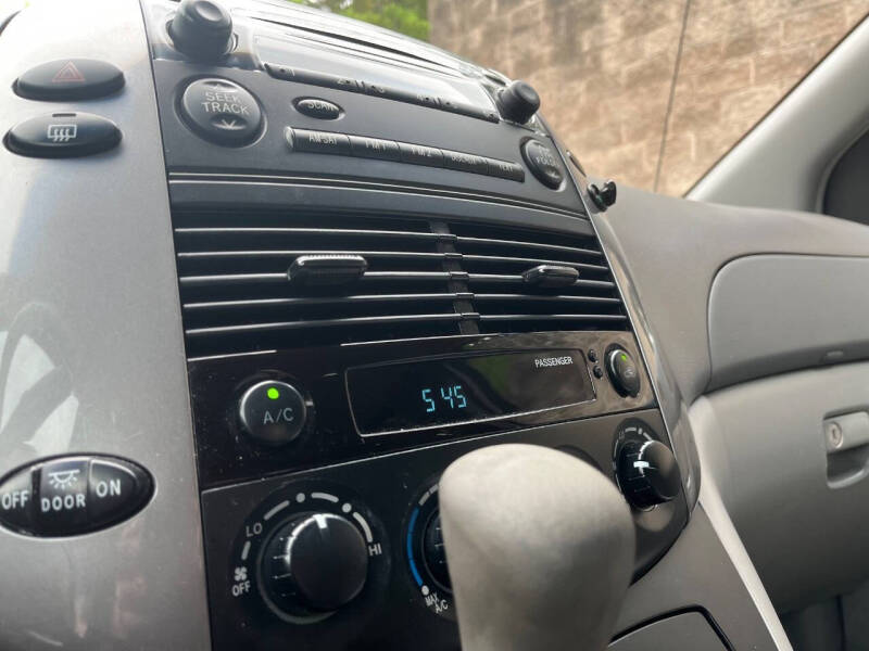 2006 Toyota Sienna LE 7 Passenger