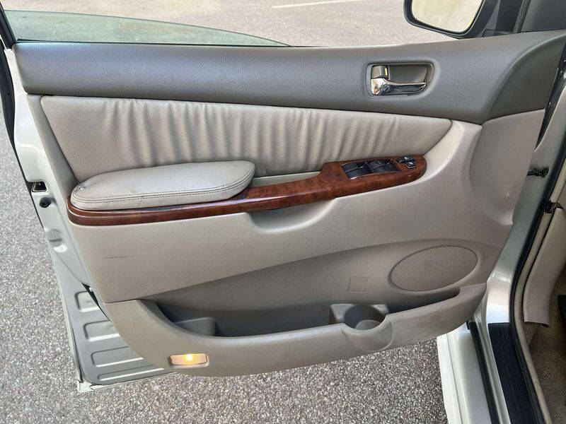 2004 Toyota Sienna
