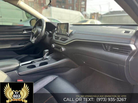 2022 Nissan Altima 2.5 SR