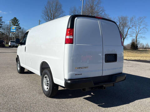 2025 Chevrolet Express 2500