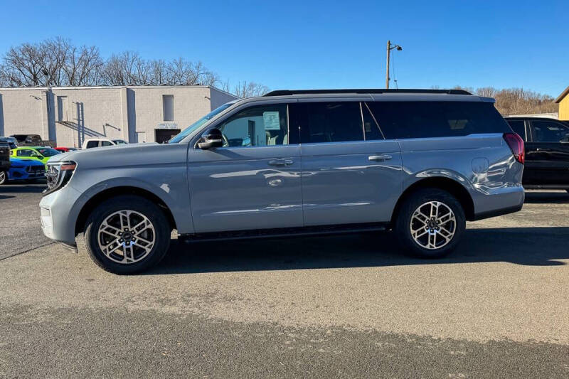 2026 Ford Expedition MAX Active