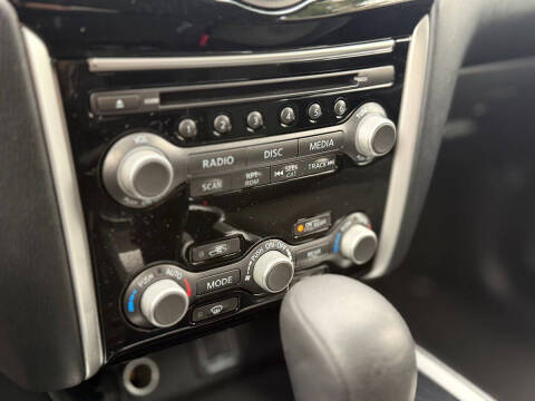 2020 Nissan Pathfinder S