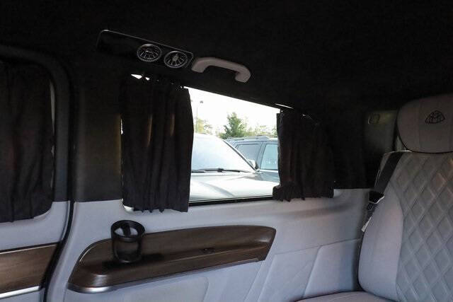 2022 Mercedes-Benz Metris Passenger