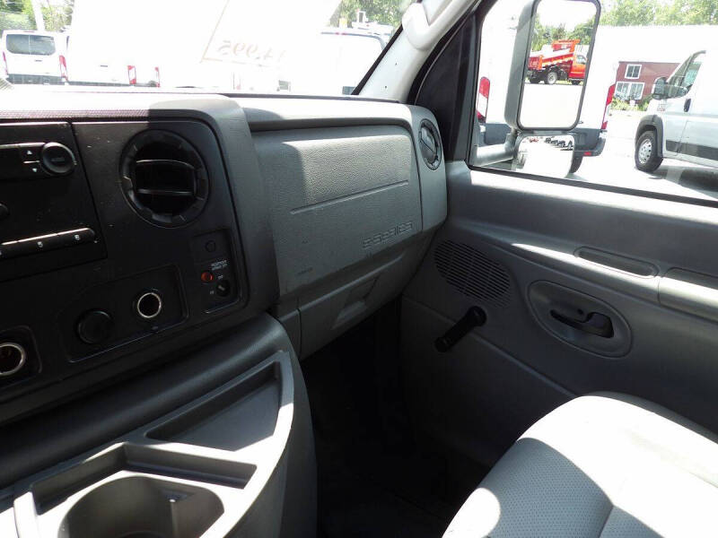 2011 Ford E-Series E-450 SD