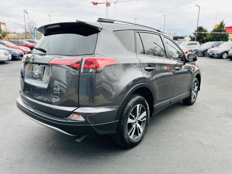 2018 Toyota RAV4 Adventure