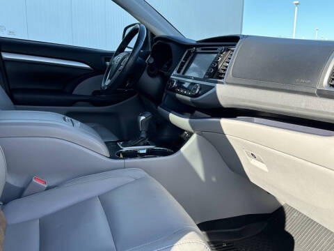 2018 Toyota Highlander SE