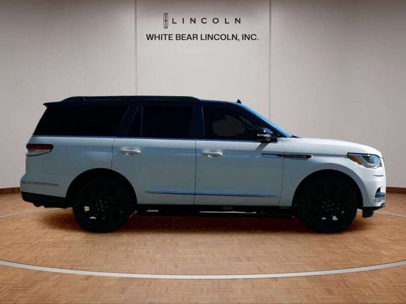 2022 Lincoln Navigator Black Label