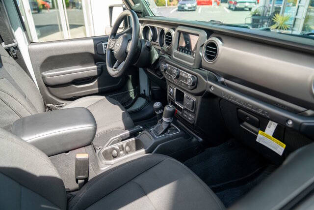2023 Jeep Wrangler 8