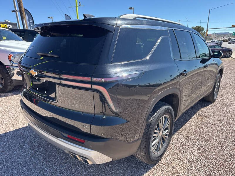 2024 Chevrolet Traverse LT