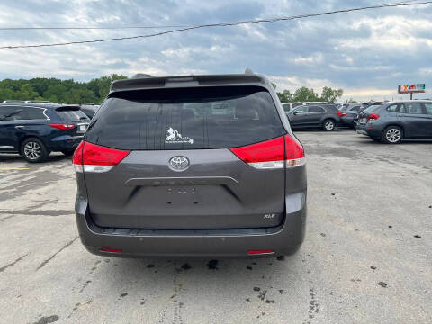 2012 Toyota Sienna XLE 8-Passenger