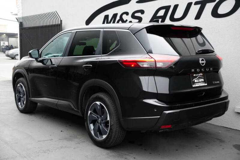 2024 Nissan Rogue SV