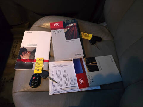 2013 Toyota Sienna XLE 8-Passenger