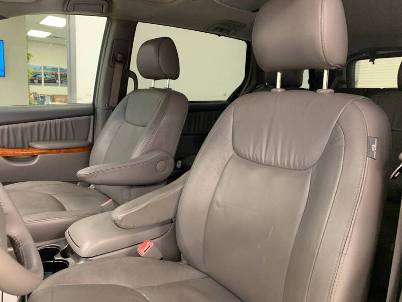 2008 Toyota Sienna XLE