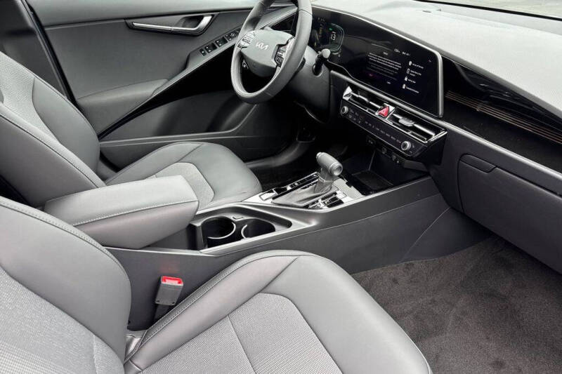 2026 Kia Niro EX