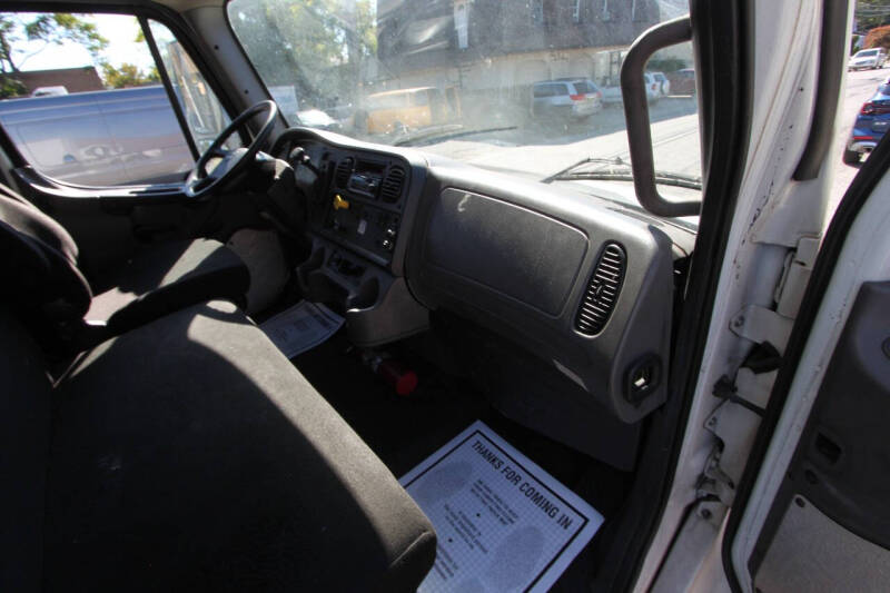 2015 Freightliner M2 106