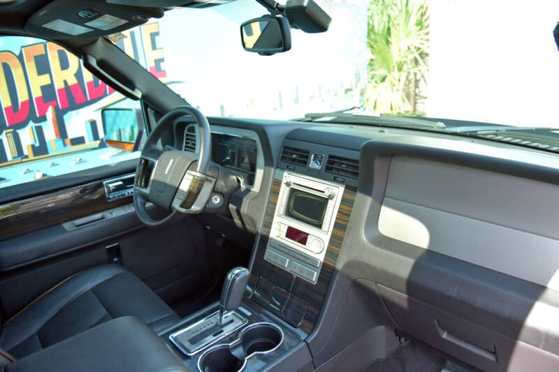 2009 Lincoln Navigator L