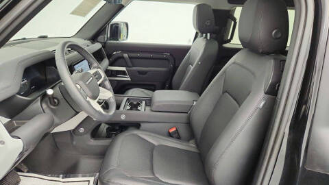 2023 Land Rover Defender 90 SE