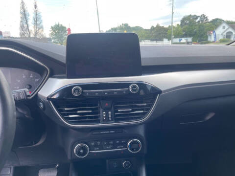 2020 Ford Escape SE