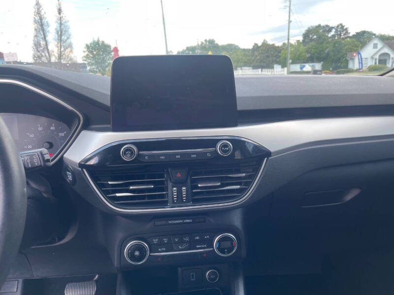 2020 Ford Escape SE